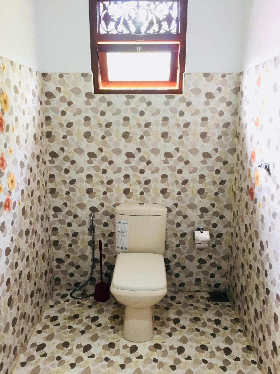 Sanjula Apartments Hikkaduwa Bagian luar foto
