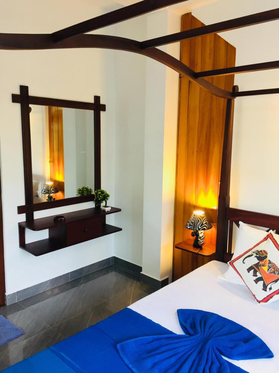 Sanjula Apartments Hikkaduwa Bagian luar foto