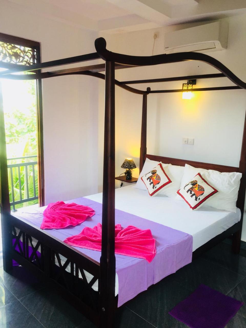 Sanjula Apartments Hikkaduwa Bagian luar foto