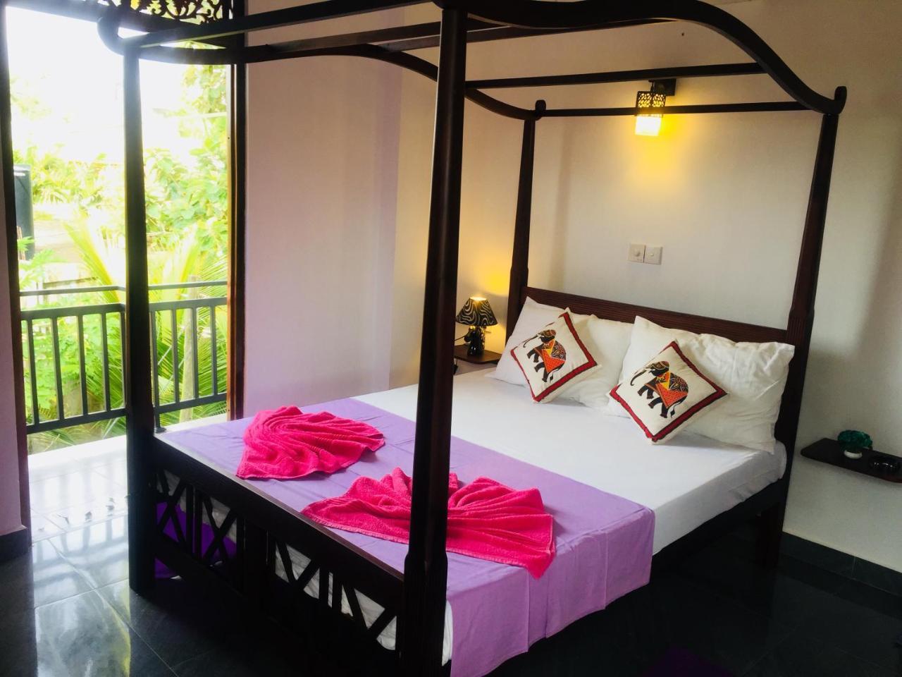 Sanjula Apartments Hikkaduwa Bagian luar foto