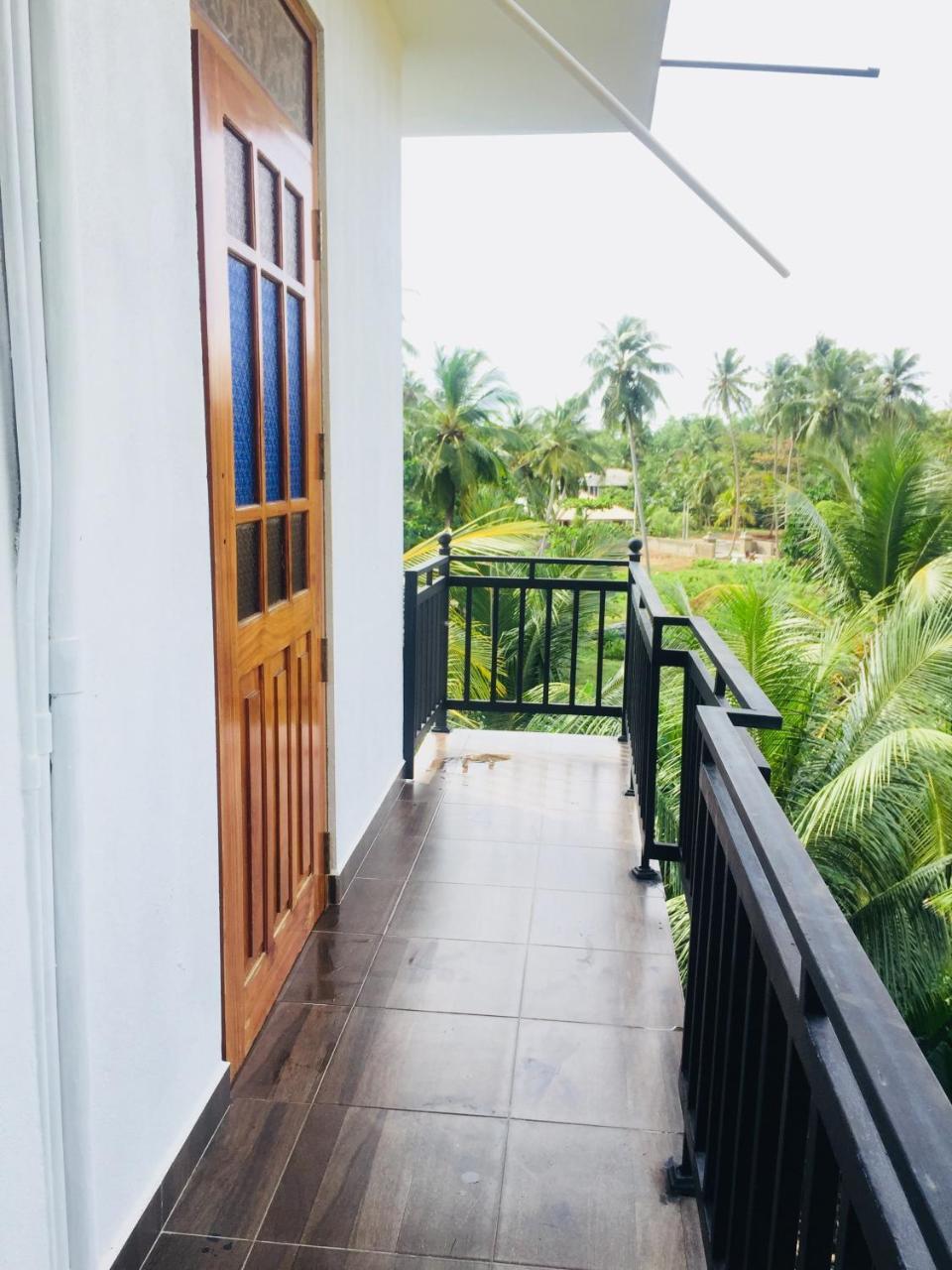 Sanjula Apartments Hikkaduwa Bagian luar foto