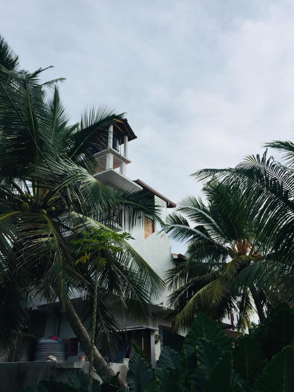 Sanjula Apartments Hikkaduwa Bagian luar foto